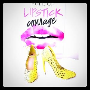 Beautiful Yellow Spring/Summer Pumps